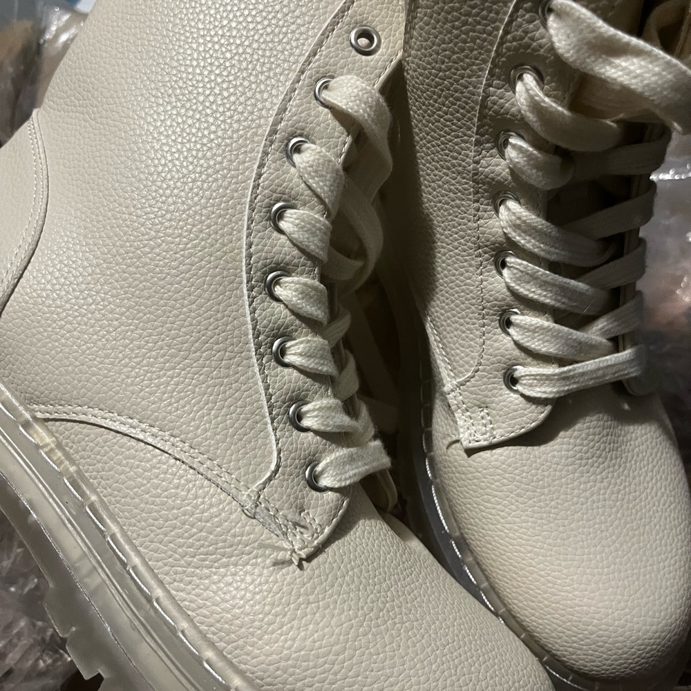 Size 8 white boots